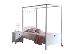 Deze Amori-combinatie bestaat uit een een hemelbed en een nachttafel