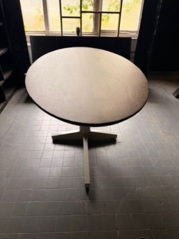 OUTLET!  Eetkamertafel 160, ovaal, poot Beige, Mango Brown Walnut foto 1